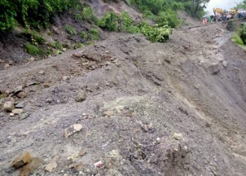 डाइभर्सनमा पहिरो खसेपछि सिद्धार्थ राजमार्ग पुनः अवरुद्ध