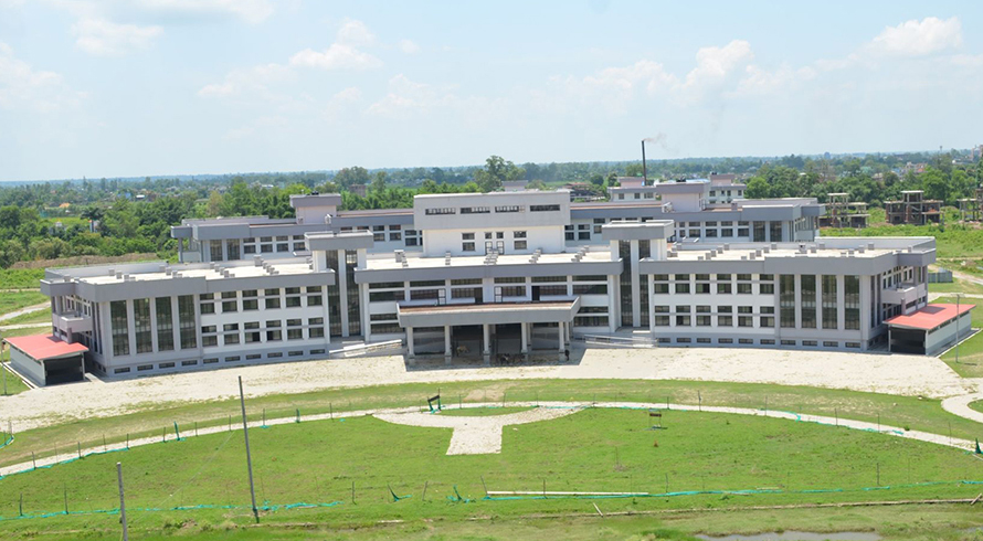 शहीद दशरथ चन्द स्वास्थ्य विज्ञान विश्वविद्यालयको उपकुलपति र रजिष्ट्रारका लागि दरखास्त माग