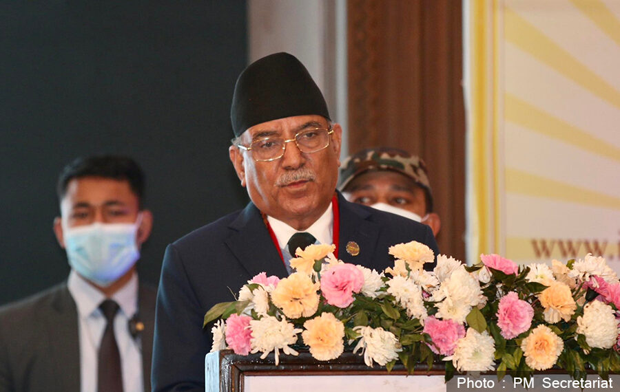 आयुर्वेदलाई प्राथमिकता दिन सरकार प्रतिबद्ध छ : प्रचण्ड