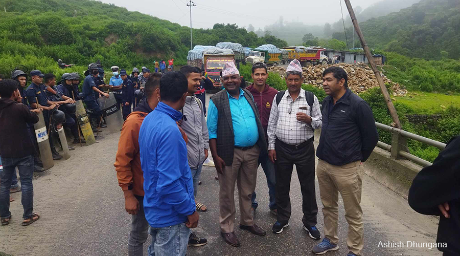 काठमाडौंको फोहोर विसर्जनमा आज पनि अवरोध, भोलिदेखि फोहोर नउठ्ने