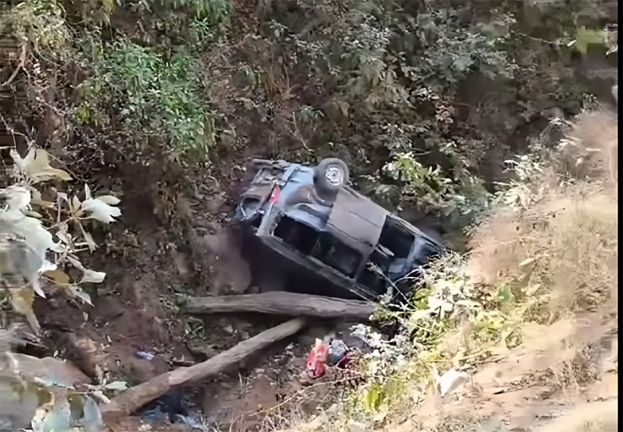 EV-Van-Accident-at-Aanbukhaireni-Gorkha-Road