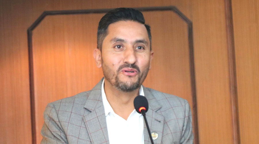 अब नेपालमा सामाजिक सञ्जाल बन्द हुँदैनः मन्त्री खरेल