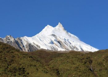 मनास्लु क्षेत्रमा ढुंगा लागेर घाइते भएका पर्यटकको २ दिनदेखि हुन सकेन उद्धार