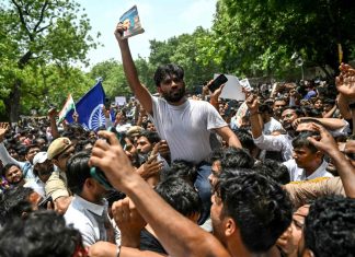 आन्दोलनपछि के गर्दैछ ककरोच जनता पार्टी ?