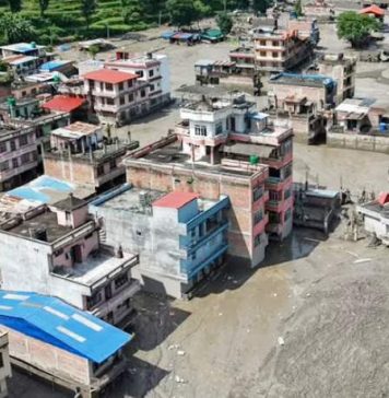 रसुवामा ३८४ पर्यटक सम्पर्कविहीन